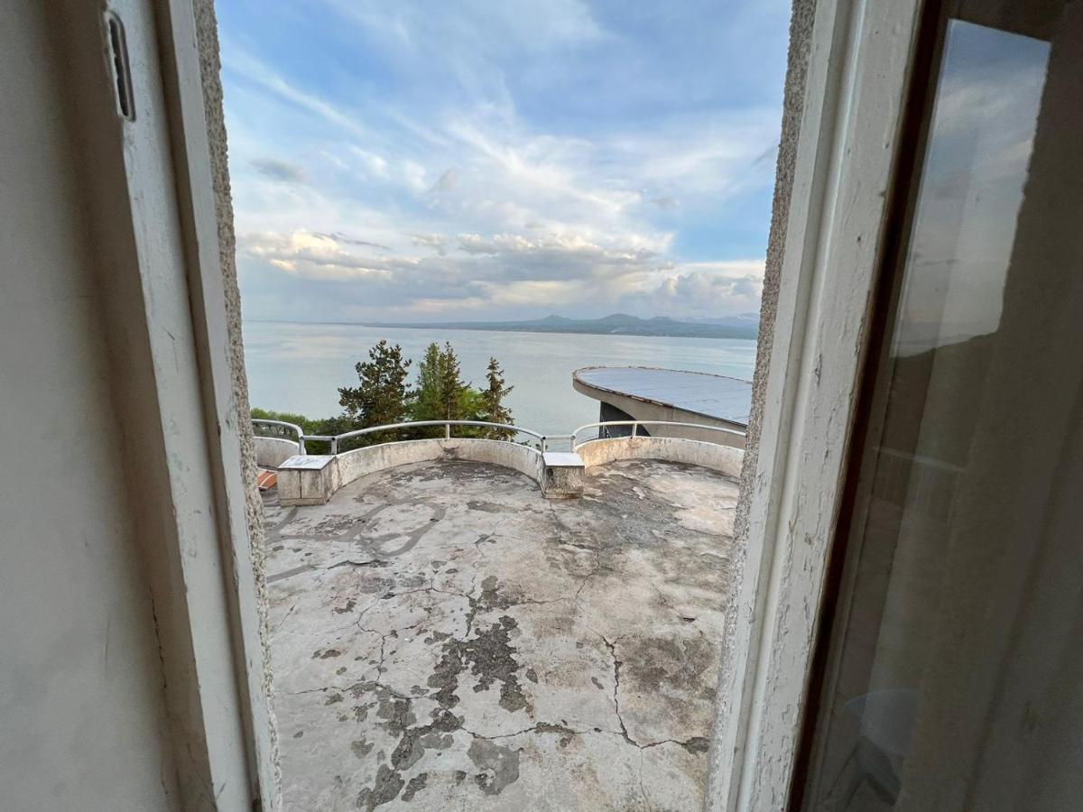 Sevan Writers House Cameră foto